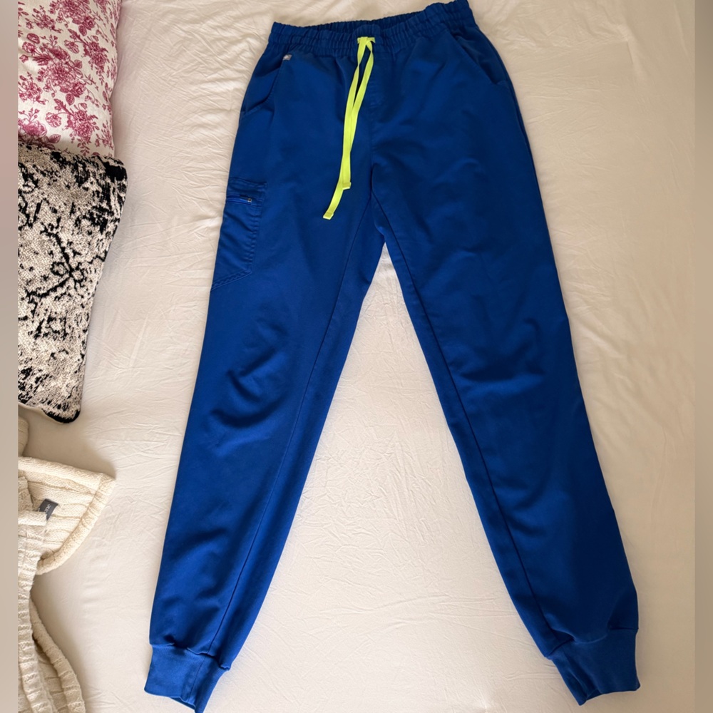 Figs Scrubs set in Electric Blue. Zamora jogger in small Tall, Catarina in small